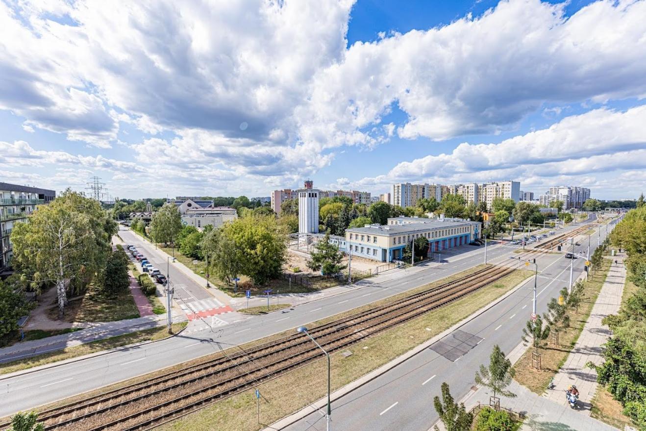 Fajny Apartament Z Parkingiem, Obok Metra. Варшава Екстериор снимка