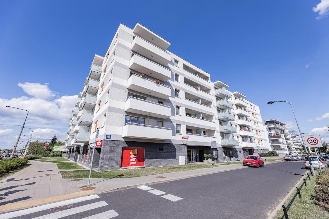 Fajny Apartament Z Parkingiem, Obok Metra. Варшава Екстериор снимка