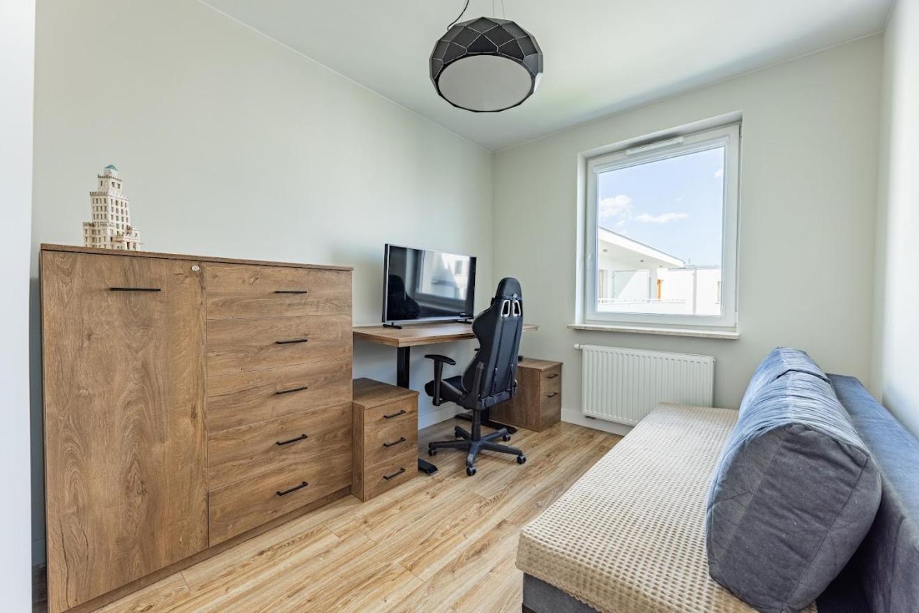 Fajny Apartament Z Parkingiem, Obok Metra. Варшава Екстериор снимка
